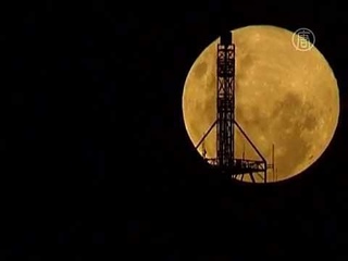 Супер-Луну засняли на ночном небе (новости)
