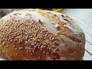 Домашний хлеб на молоке и сливочном масле.