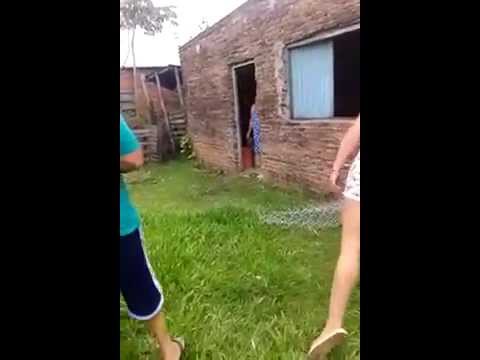 Mujer tira agua hirviendo a una embarazada en Argentina