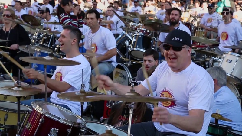 THUNDERSTRUCK Orquestra de Baterias