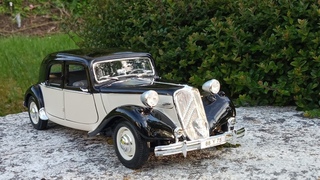 Citron Traction 15cv 6 Cylindres (Maisto 1/18)