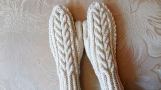 ВЯЗАНЫЕ ВАРЕЖКИ С КЛИНОМ НА БОЛЬШОМ ПАЛЬЦЕ. HOW TO KNIT MITTENS. МАСТЕР-КЛАСС