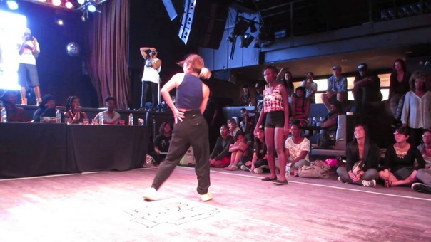 Ladies of Hip Hop waacking battle top 8 Ebony ( Forêt Noire) vs Rachel