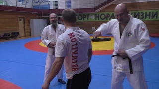 9 08 2023 Евгений Рахлин в КШВСМ о броске захватом за отворот и обратным хватом за пояс на спине.