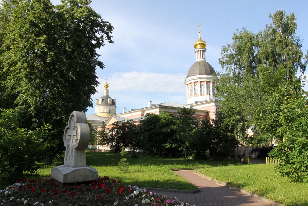 Тёплый июньский денёк в Рогожском посёлке Тёплый июньский денёк в Рогожском посёлке