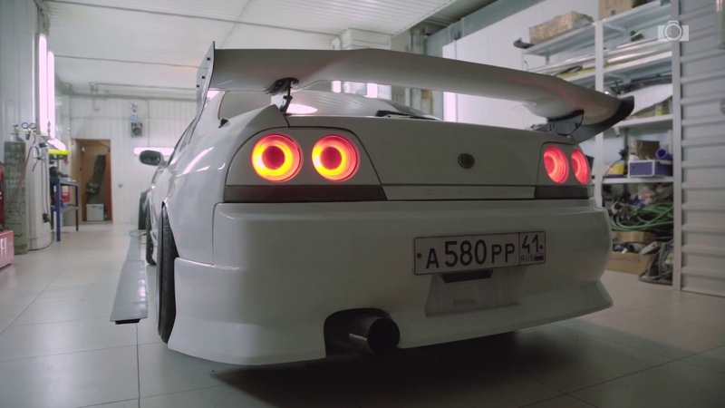ДРИФТ НА ЛЬДУ Nissan Skyline