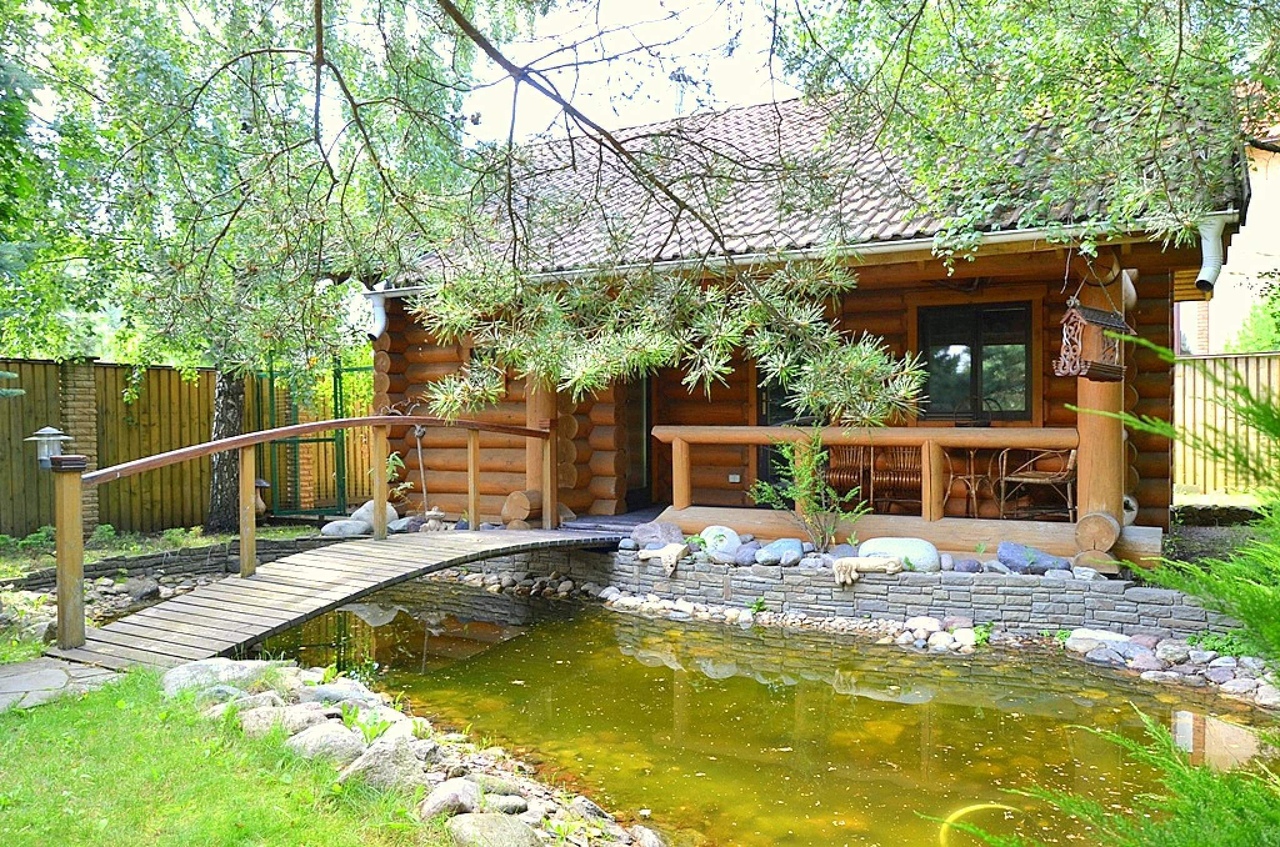 Дом с баней ручеек