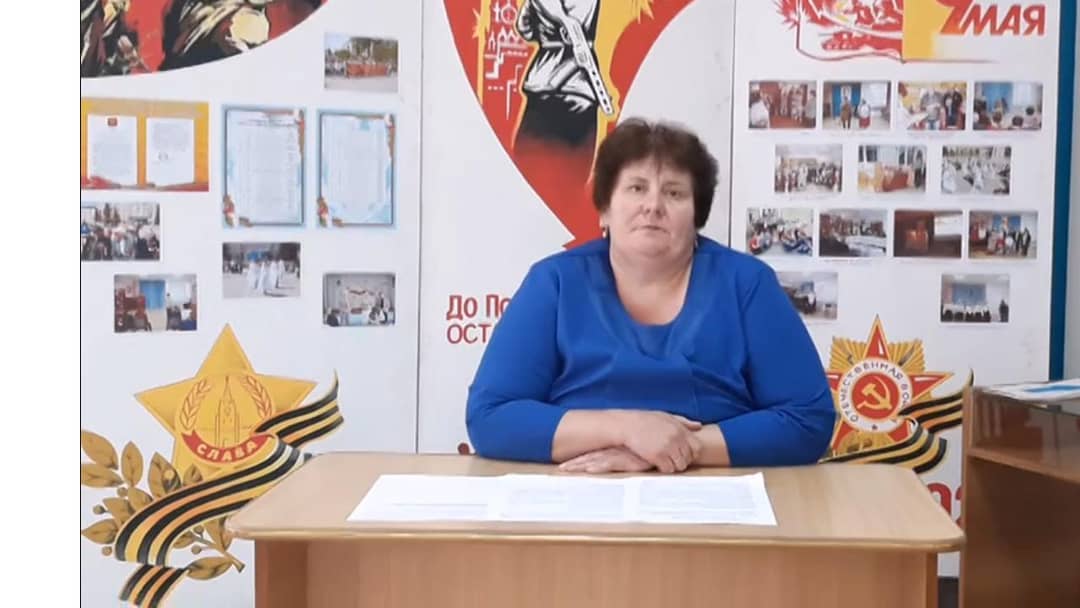 Библиотекари Петровска дистанционно рассказывают читателям историю создания песен о Великой Отечественной войне