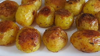 Fırında bütün patates (müthiş lezzetli ve pratik)