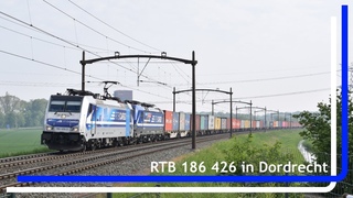 RTB 186 426 en 193 792 komen met containertrein langs de Wieldrechtse Zeedijk