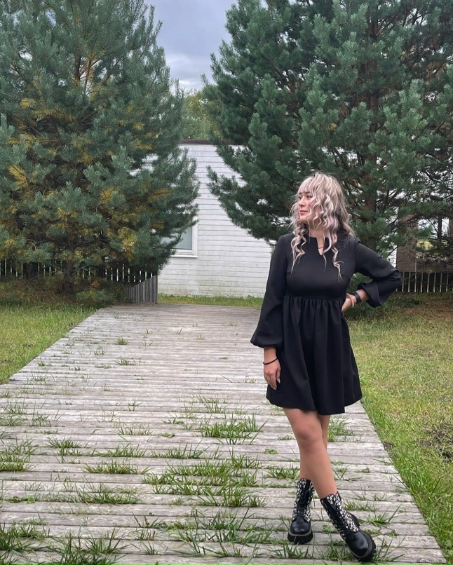 Аня Тихомирова |