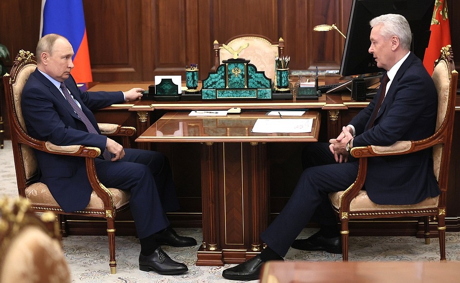 ПРЕЗИДЕНТ ПРИНЯЛ МЭРА МОСКВЫ Это картинка