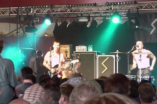 Slaves - “Where’s Your Car Debbie?“ Live at the Reading Festival 2014