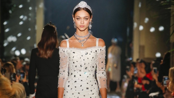 Шоу: закрытый показ Dolce Gabbana Secrets Diamonds осень зима 2018 2019,